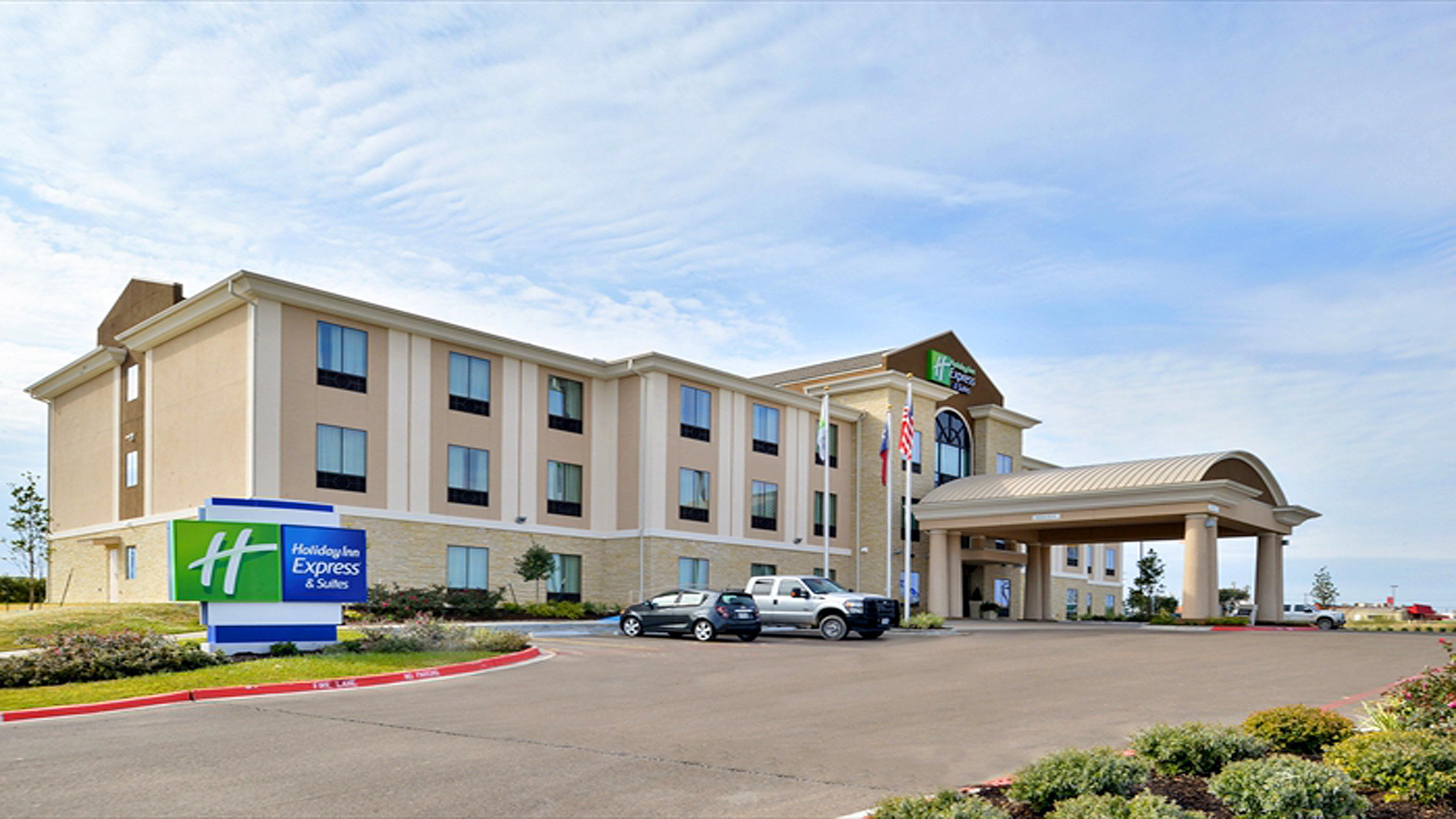 Holiday Inn Express And Suites Schulenburg By Ihg Esterno foto