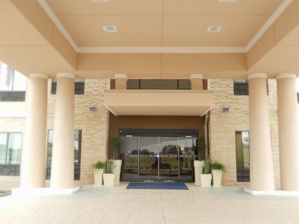 Holiday Inn Express And Suites Schulenburg By Ihg Esterno foto