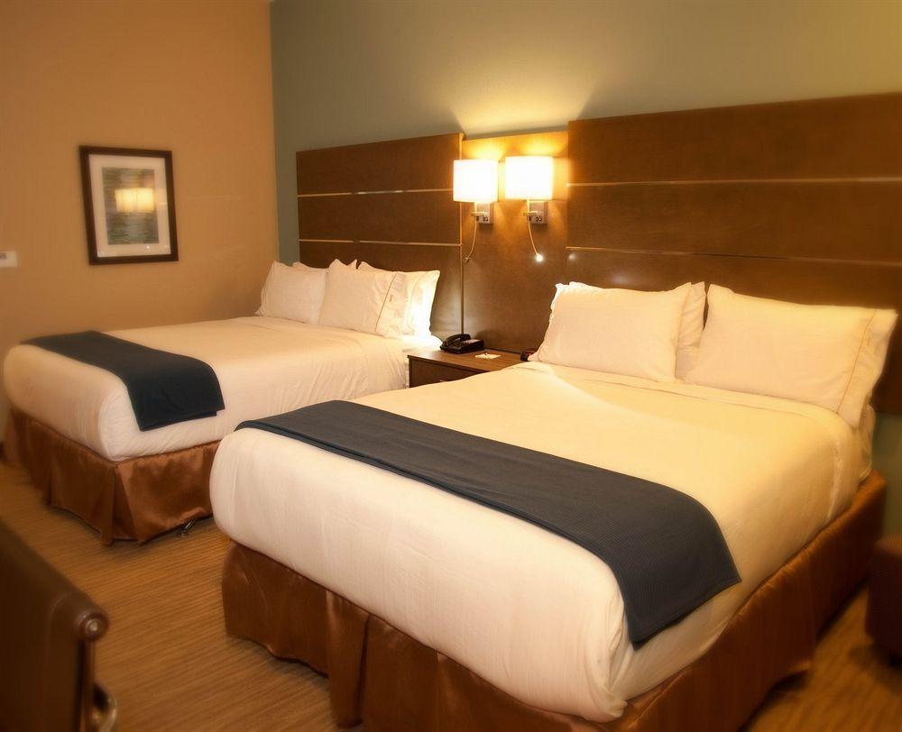 Holiday Inn Express And Suites Schulenburg By Ihg Esterno foto