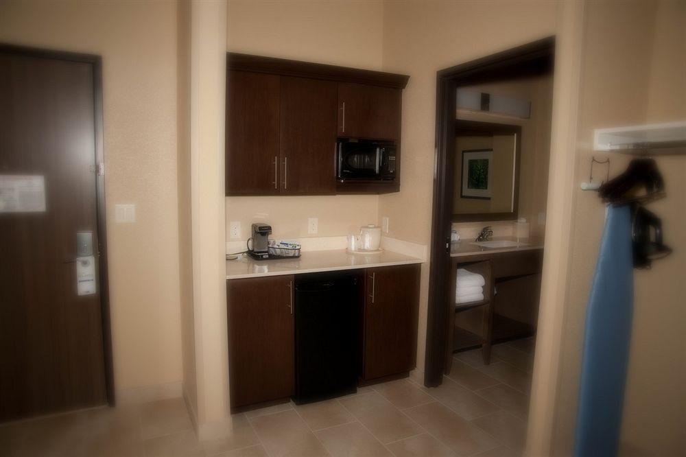 Holiday Inn Express And Suites Schulenburg By Ihg Esterno foto