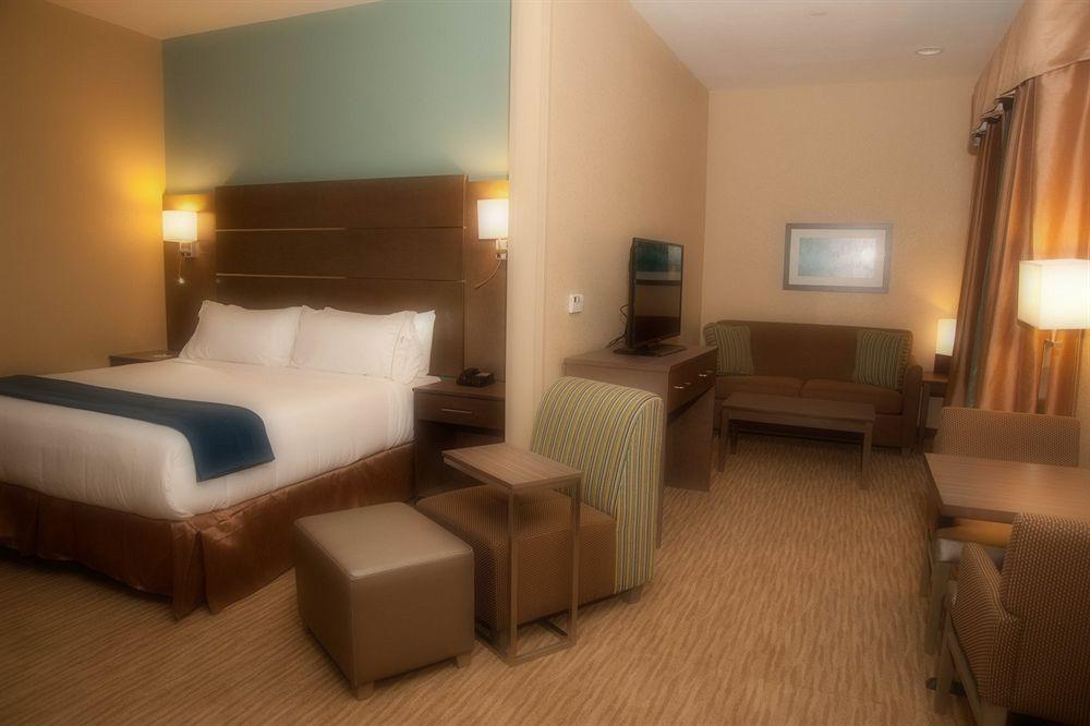 Holiday Inn Express And Suites Schulenburg By Ihg Esterno foto